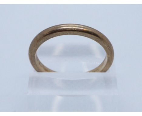 9ct gold wedding ring. Size T + 1/2, 3.9g approx. (B.P. 21% + VAT) 