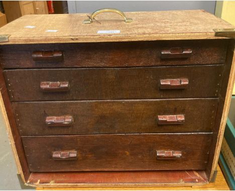 Vintage four drawer table top carpenter's toolbox with brass carrying handle and key.  (B.P. 21% + VAT) 