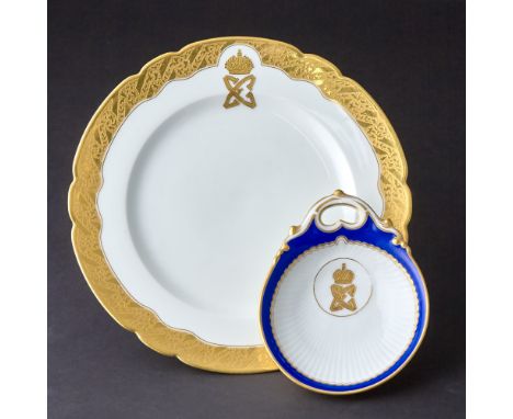 The oyster dish Kuznetsov, Moscow, late 19th century; the plate Paris, circa 1890Each with the gilt joint cypher of Grand Duc