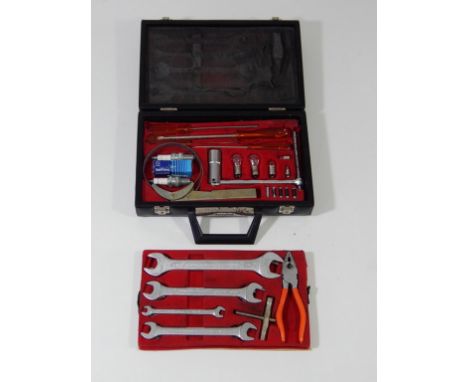 Original Ferrari 365, 400, 512 Briefcase Attaché Tool Kit, complete with:  Tool Case ·         4 Red Plastic Handle Screwdriv