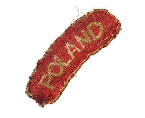 Red patch “Poland”. Patches of this type were worn by every branch of the Polish Armed Forces in the West. Condition visible 