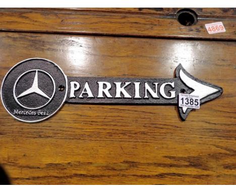 Cast iron Mercedes parking arrow, W: 40 cm. UK P&amp;P Group 2 (£20+VAT for the first lot and £4+VAT for subsequent lots)