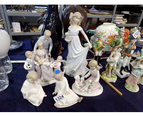 Five ceramic Leonardo collection ceramic figurines. Not available for in-house P&amp;P 