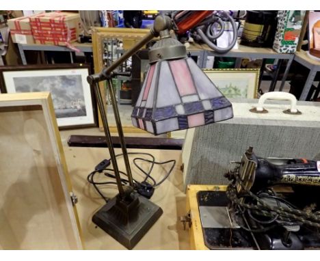 Poseable table lamp in the Tiffany style, H: 60 cm. All electrical items in this lot have been PAT tested for safety and have