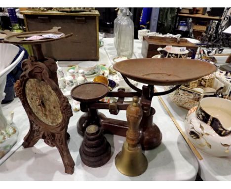 Two sets of vintage scales and a brass bowl. Not available for in-house P&amp;P 
