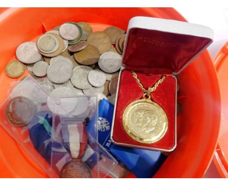 Collection of mixed coins, medals and jewellery. UK P&amp;P Group 2 (£20+VAT for the first lot and £4+VAT for subsequent lots