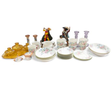 A quantity of items to include tea and dinner ware by Royal Doulton in the Carmel pattern, with 6 Royal Doulton Commemorative