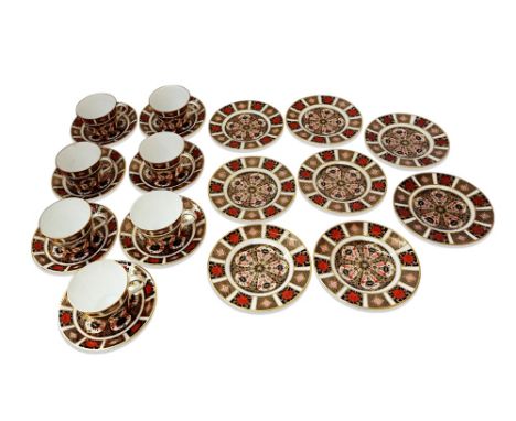 Royal Crown Derby Imari 1128 patterned tea wares , to include 7 x tea cups and saucers &amp; 8 tea plates. All in good condit