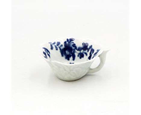 A Worcester Blue and White butter boat decorated with the Mansfield pattern. The outside with raised oak leaves. Circa 1765. 