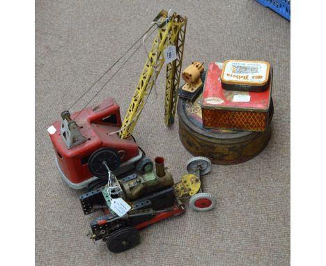 A Meccano steam engine and a quantity of other loose Meccano.