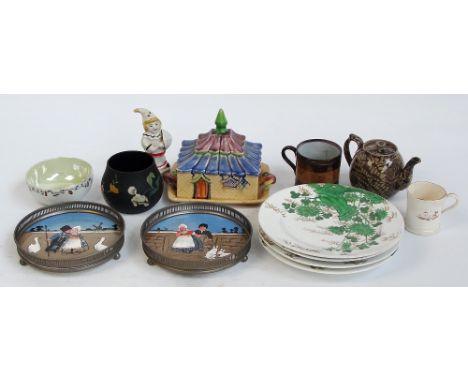 A small mixed lot of decorative ceramics including a Wilkinson Ltd small lustre decorated bowl, produced for the British Empi