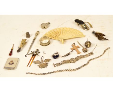 A mixed lot of collectables including a plated pin cushion modelled as a shoe with integrated tape measure and turquoise wind