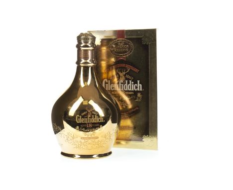 GLENFIDDICH SUPERIOR RESERVE AGED 18 YEARS Single Malt Scotch Whisky 700ml, 43% volume, gold decanter in carton.