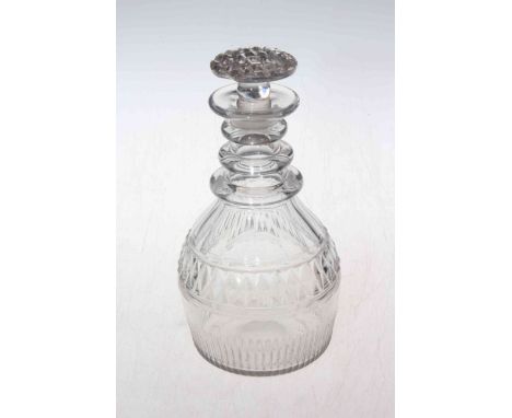 Georgian glass decanter with triple ring neck and mushroom stopper, 20cm.