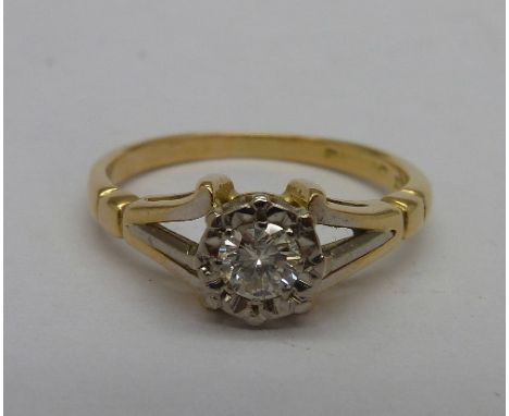 An 18ct gold and diamond solitaire ring, weight 3.3g, size M