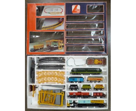 A Lima container unloader train set, boxed