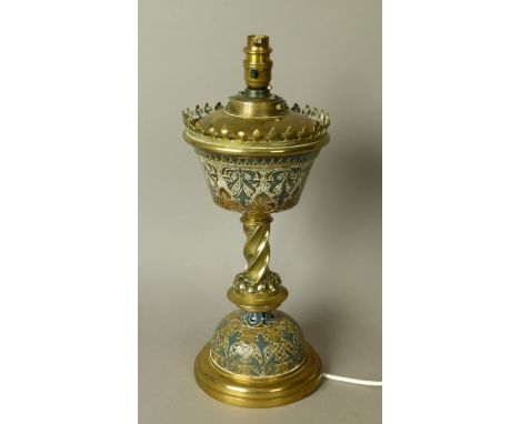 A ROYAL DOULTON POTTERY AND BRASS OIL LAMP, having a trefoil gallery above a tapered reservoir, writhen brass column and conf