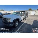 2005 Chevrolet Silverado 3500 Stake bed with lift gate