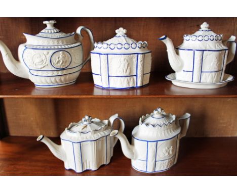 Group of early nineteenth century Castleford-type teawares to include teapot on stand and ensuite lidded sucrier and three fu