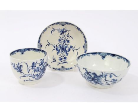 18th century Worcester blue and white porcelain tea bowl and saucer decorated in the Mansfield pattern, together with a simil