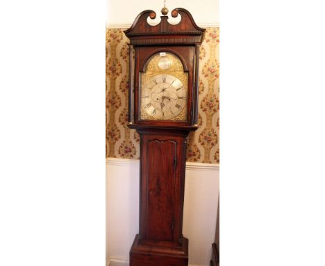 George III Scottish longcase clock with arched brass dial with silvered chapter ring and date aperture, signed Robert Smith, 