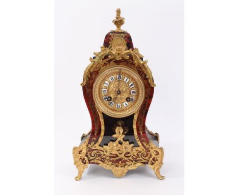 Late Nineteenth century French scarlet tortoiseshell Boulle work mantel clock of cartouche form, 33cm high  CONDITION REPORT 