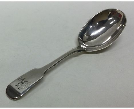 A large fiddle pattern silver caddy spoon. London 1818. By William Weston. Approx. 15 grams. Est. £35 - £45.