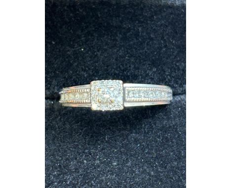 9ct Gold ring set with diamonds Size K 2.2g 