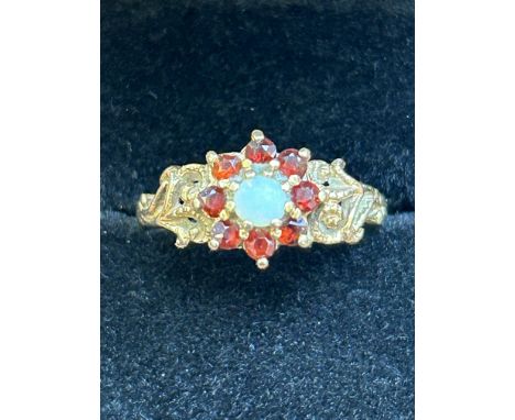 9ct Gold ring set with opal &amp; red stones Size O 2.4g 