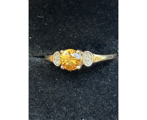 9ct Gold ring set with citrine &amp; diamonds Size O 1.9g 