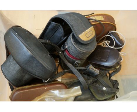 Collection of vintage unsorted cameras 