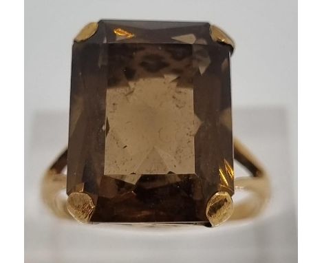 9ct gold and smoky quartz dress ring, Birmingham hallmarks.  5.7g approx.  Size N1/2.   (B.P. 21% + VAT) 