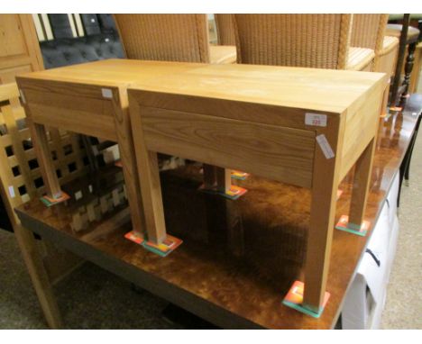 PAIR OF LIGHT OAK SINGLE DRAWER BEDSIDE TABLES