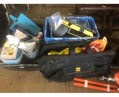 A quantity of decorator's tools; screws; JCB tool bag etc.  