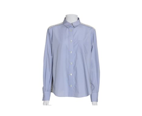 A SACAI BLUE LONGSLEEVE BUTTON-DOWN SHIRT
Featuring a sheer lace panel to the back
Size 2
Condition: For a condition report o