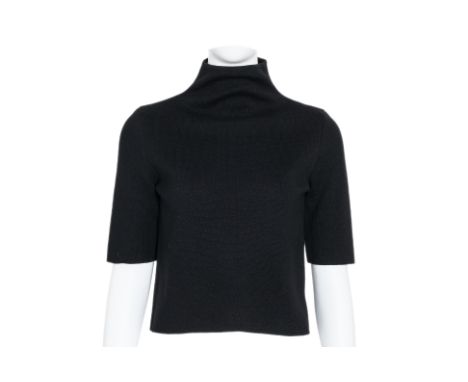 A JIL SANDER MOCK NECK KNIT BLACK TOP
Short-sleeve knit top with a textured finish
Size 36
Condition: Condition Report
Garmen