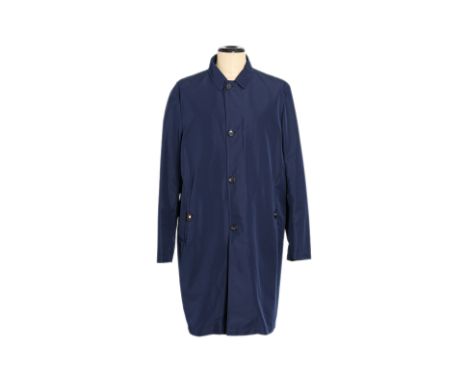 A LOUIS VUITTON NAVY TRENCH COAT Mid-length silhouette, printed Damier pattern throughout the inside, snap button closure, ja