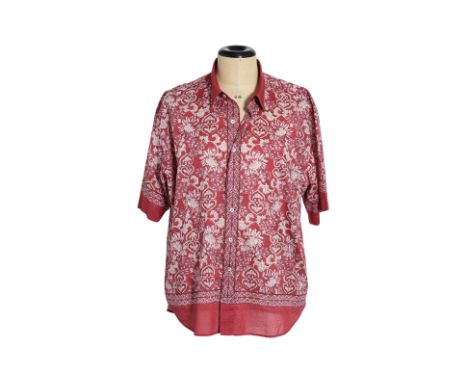 AN ETRO SHORT SLEEVE SHIRT
Red and white floral-patterned shirt with a contrasting solid red collar and cuffs, featuring a fr