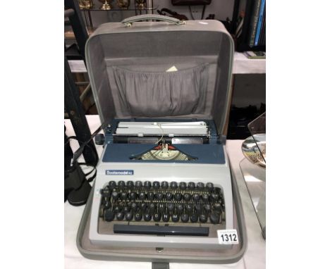A cased Boots model 42 typewriter