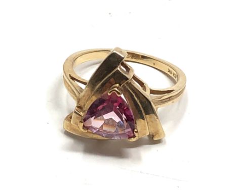 9ct gold pink topaz dress ring (3.9g)