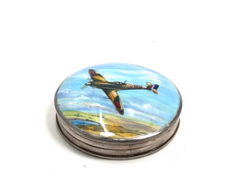 Modern sterling silver pill box with enamel painted spitfire lid measures approx 6.3cm dia