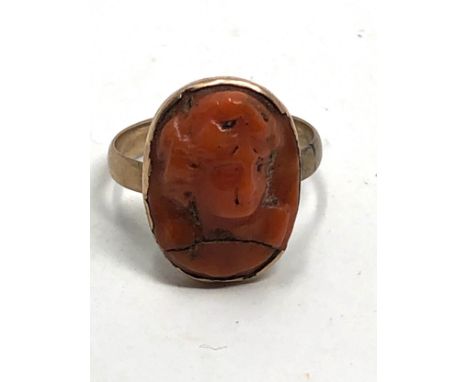 Antique 9ct gold carved coral ring a/f (3.1g)