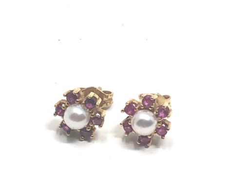 9ct gold pearl &amp; ruby stud earrings (1.3g)