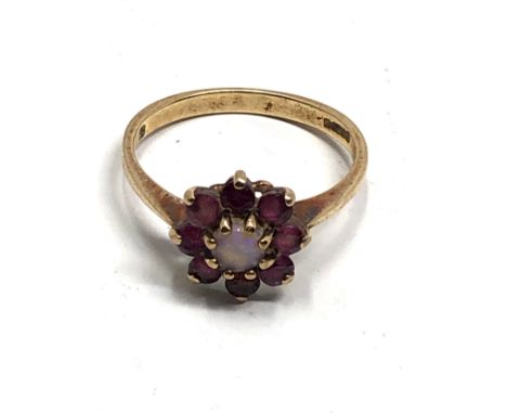 9ct gold opal &amp; ruby  cluster ring (2g)