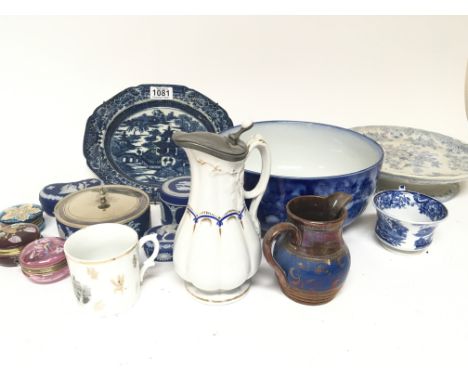 A collection of ceramics including small gilded and enamel glass boxes Wedgwood and other ceramics. (a lot) - NO RESERVE