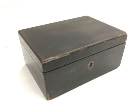 A small Victorian tea caddy with lift out lead interior, approx 16.5cm x 12cm x 7.5cm.