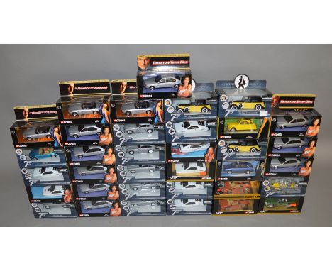 35 James Bond 007 diecast models by Corgi all 1:36 scale, which includes Lotus Esprit Turbo, Jaguar XKR, Lotus Underwater etc