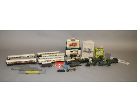 OO Gauge. 5 unboxed Locmotives together with a small quantity of unboxed coaches, rolling stock and accessories, some with da