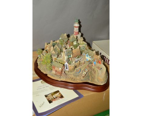 A LARGE BOXED LIMITED EDITION LILLIPUT LANE SCULPTURE, ''Out of the Storm' L2064, No 0239/3000, with certificate, leaflet and