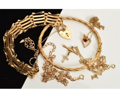 FIVE ITEMS OF JEWELLERY, the first a hinged twist design bangle, a curb link chain necklace, a gate bracelet with heart padlo